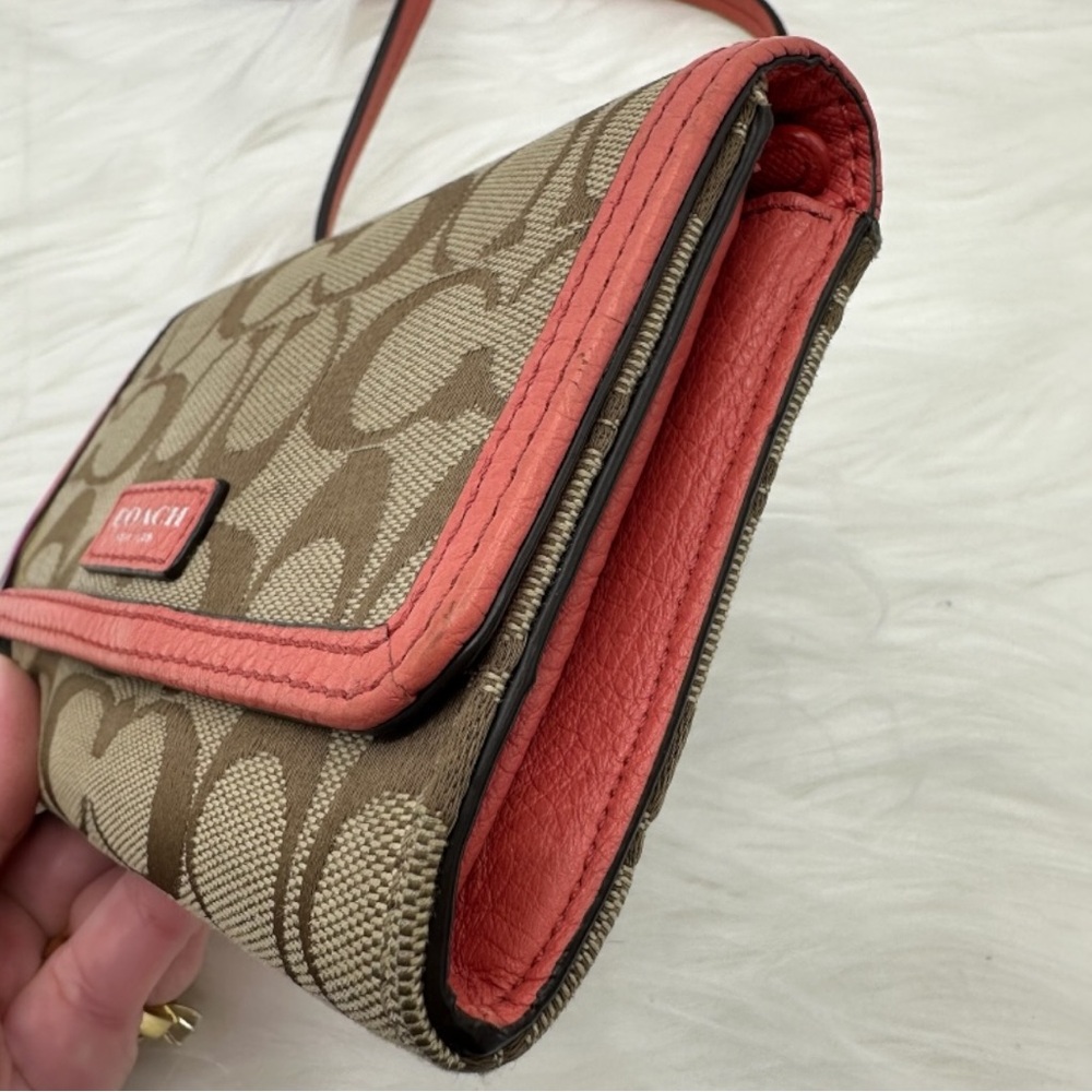 💰SALE💰 EUC Coach Avery Signature Canvas/Leather Mini Crossbody Bag - Picture 13 of 15